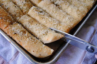 Easy Garlic Bread Sticks