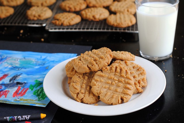 Peanut Butter Cookies with Coconut Oil