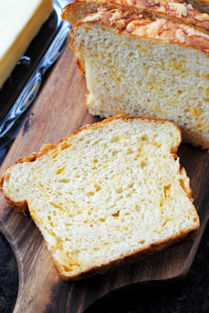 No-Knead Cheesy Bread