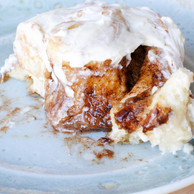 No-Knead Cinnamon Rolls - Look at the center of this cinnamon roll! Oooey gooey luciousness. These are the perfect cinnamon rolls. Light and airy with a caramely cinnamon filling and a heavenly, not-too-sweet frosting.